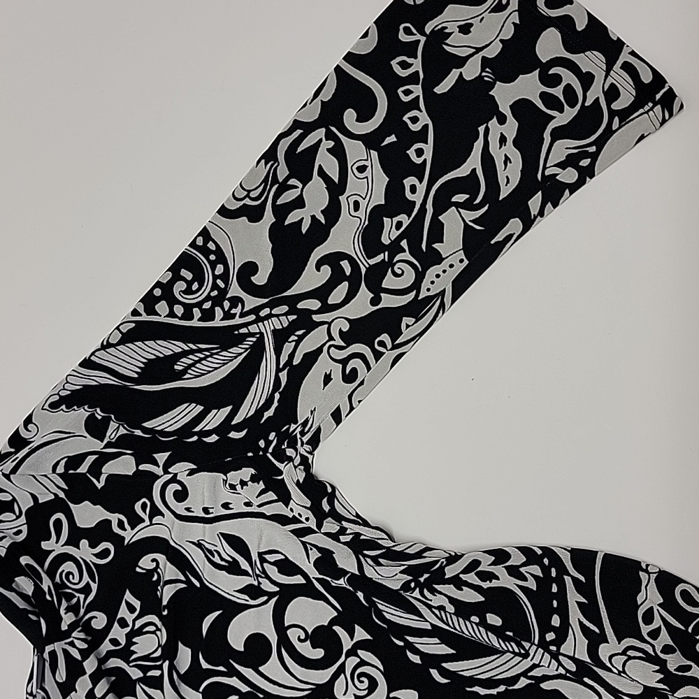Chico's Black & White Swirl Print Tunic Soft Size 1 - Picture 8 of 8